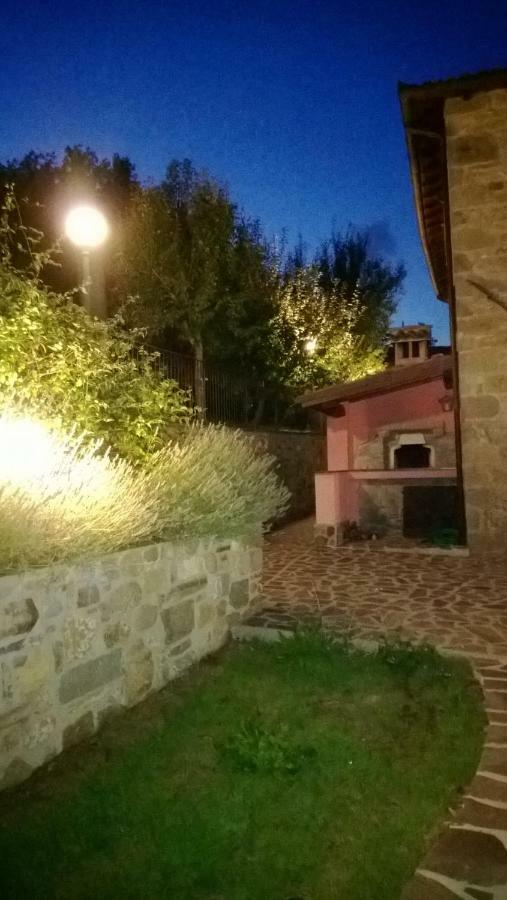 La Collina Dei Franchi Bed & Breakfast Camporgiano Exterior photo